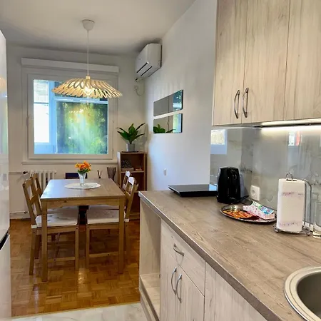 Bright Elegant Cozy - New * Belgrad