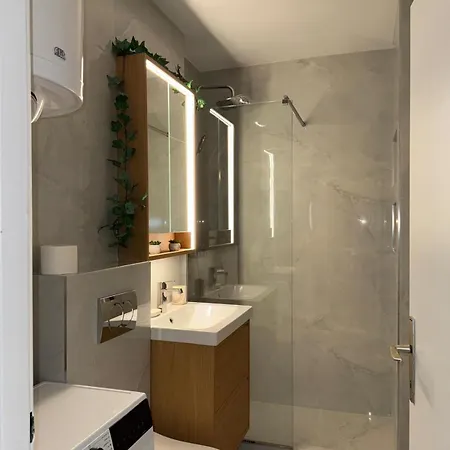 Bright Elegant Cozy - New * Belgrad