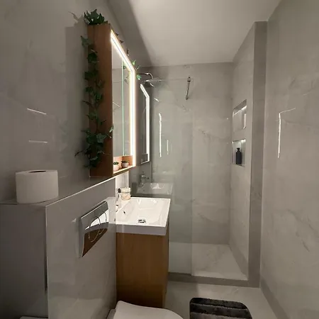 Bright Elegant Cozy - New