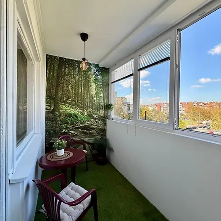 Apartment Bright Elegant Cozy - New *